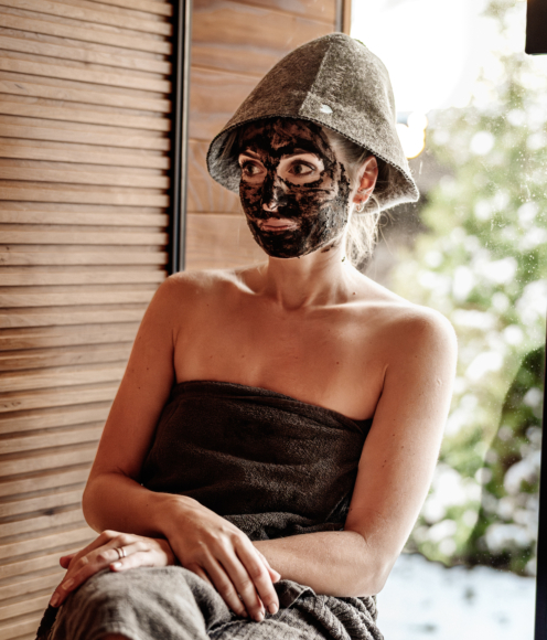 Face mask in the sauna – a natural part of the sauna ritual 2 HUU01885