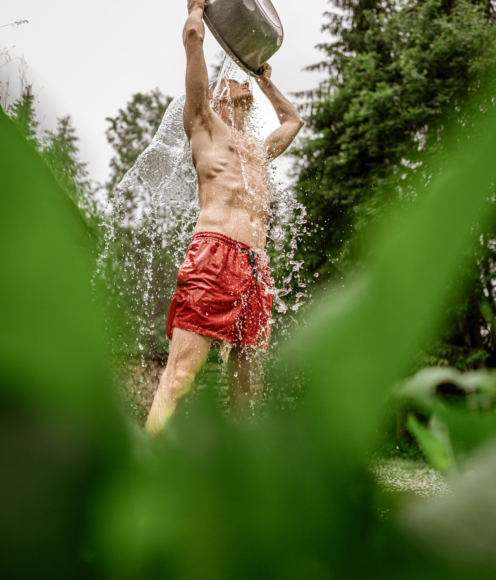 7 ways to cool down after a sauna 2 HUU06764