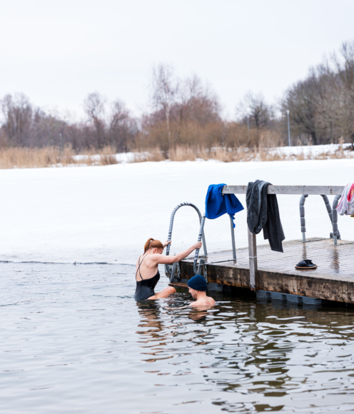 7 ways to cool down after a sauna 6 HUU06836-Enhanced-NR